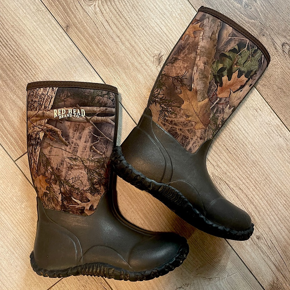 Youth Red Head Neoprene Boots size 3